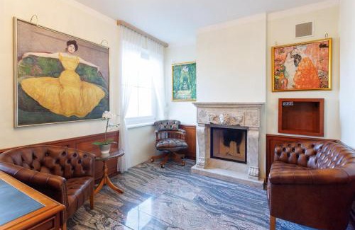 Klosterneuburg Apartment | Luxury Villa with Indoor Pool, Jacuzzi, Sauna & Breathtaking City View