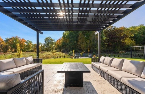 Burlington Villa | Luxury villa with beautiful views
