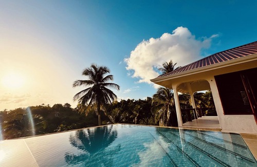 Laborie Villa | Luxury Villa with Infinity Pool & Stunning St. Lucia Countryside Views.