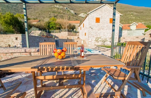 Tomicici Villa | Luxury villa with stunning views. 3 Bedrooms▪6 Sleeps ▪2 Bathrooms ▪Private pool