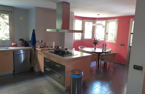 Las Palmas Ski Chalet | Luxury villa with pool, wifi and 2 hot tubs (exterior and interior). Benicassim