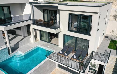 Moca Villa | Luxury villa with pool and jacuzzi