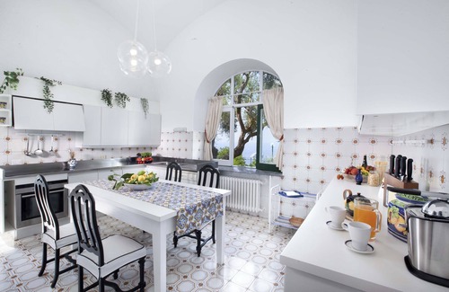 Arienzo Villa | Luxury Villa With Private Beach and Hot Tub in Positano