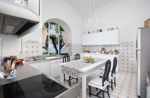 Arienzo Villa | Luxury Villa With Private Beach and Hot Tub in Positano