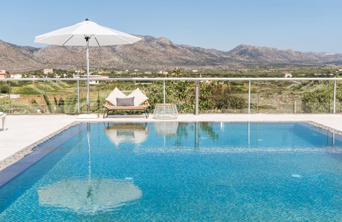 Tersanas Villa | Luxury villa with private swimming pool, family friendly