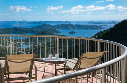 Estate Hope Villa | Luxury Villa with Stupendous Views - 5 minutes from the beach!