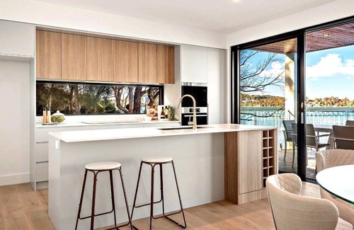 Point Clare House | Luxury Villas Clare De Lune Waterfront (with pool)