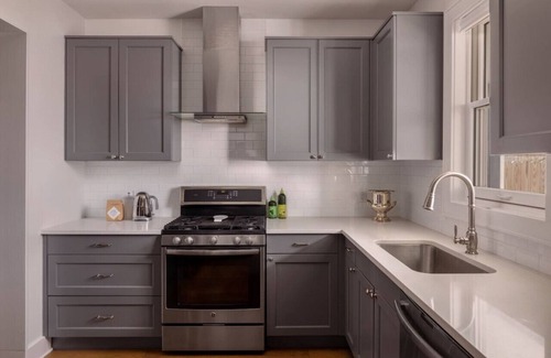 Hudson Apartment | Luxury Warren St. Suite With Fire Pit