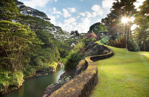 Hilo House | Luxury Waterfall Oasis: The Falls at Reed's Island