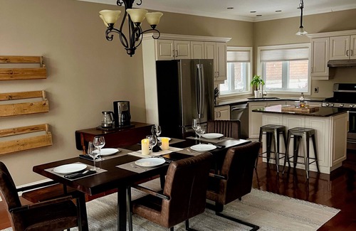 Brudenell House | Luxury Waterfront Retreat, 4-bedrooms + bunkie and private dock, AC and Wifi