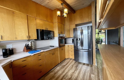 Grapeview House | Luxury Waterfront home in Grapeview, private beach, kayaks and so much more!