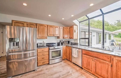 Clinton House | Luxury Waterfront Home w/Pool on the Puget Sound!