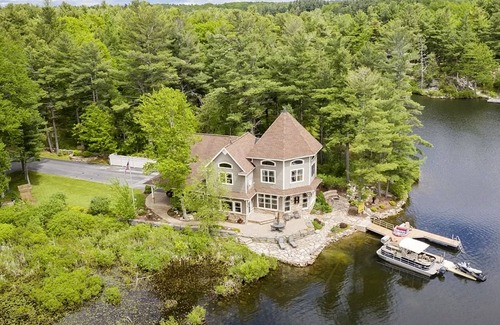 Redwood House | Luxury Waterfront Lake Home in the Thousand Islands Area