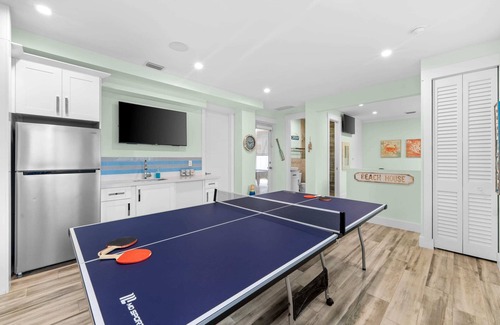 Marathon House | Luxury Waterfront Oasis w Heated Pool and 50' Dock