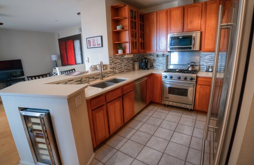 Downtown Seattle Condo | Luxury waterfront unit in downtown Seattle with balcony, A/C, and parking