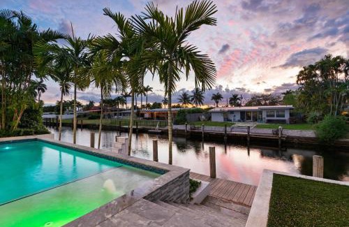 Lauderdale Isles House | Luxury Waterfront Home w Pool Hot Tub Dock Near Las Olas Gulfstream
