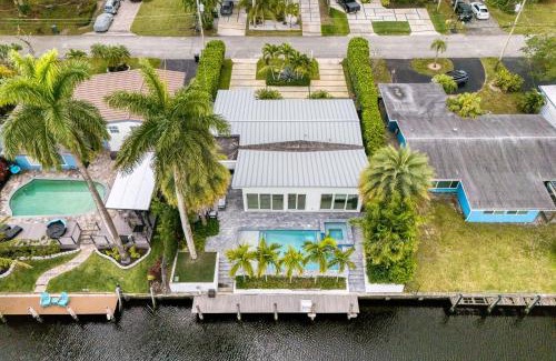 Lauderdale Isles House | Luxury Waterfront Home w Pool Hot Tub Dock Near Las Olas Gulfstream