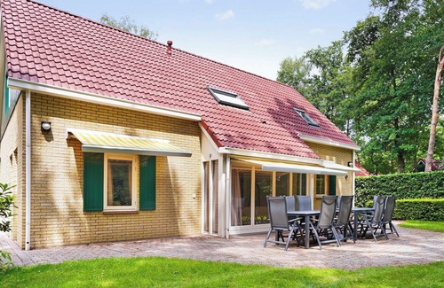 Middelbeers House | Luxury wheelchair accessible bungalow for 10 people
