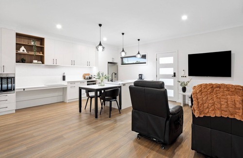 Mount Gambier Apartment | Luxury Wheelchair Accessible Accommodation,