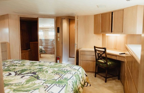 Hodgmans Daytona Boat Rental | Luxury Yacht in Daytona Beach!