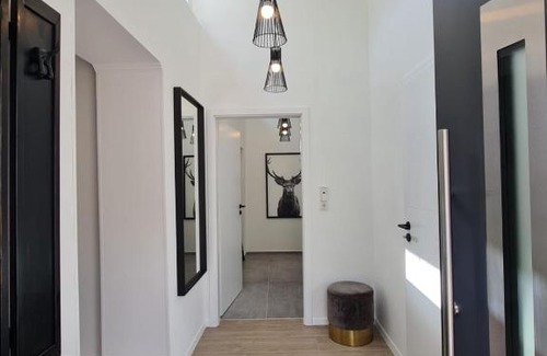 Merl Apartment | Luxus Ferienwohnung "Mila" mit Moselblick und Garage für Motor- und Fahrräder
