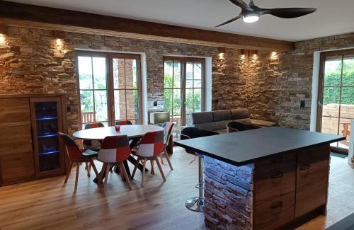 Schalkenmehren Apartment | Luxus Ferienwohnung Chalet Seenähe