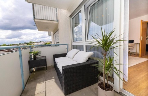 Biberach an der Riss Apartment | Luxx Home BC, Zentral - für 4 Personen-balkon-parken-voll Ausgestattete Küche
