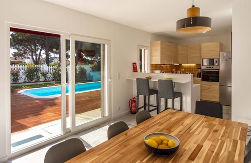 Aldeia do Meco Villa | LV Premier LA2 heated pool, AC, garden, sea view