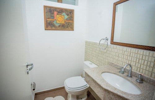 Vila Everest Apartment | LVR 17 - Duplex no Capivari 3 suìtes, lareira - By Hostyn