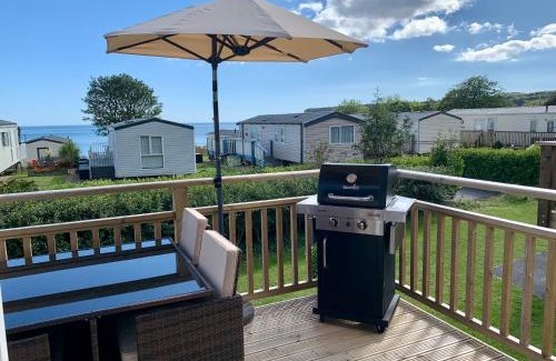 Lydstep House | Lydstep Beach BayView 3-Bedroom Holiday Home