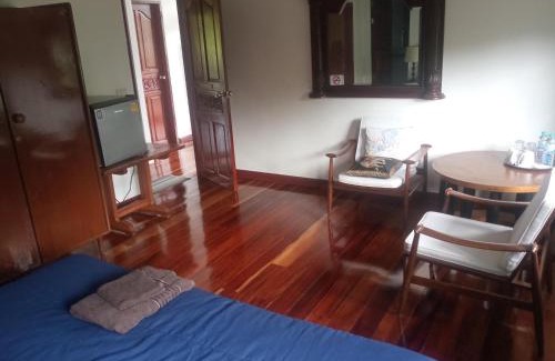 Sam Roi Yot Bed & Breakfast | Lyndale Lodge