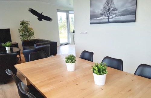 Hjardarfell House | Lynghagi House