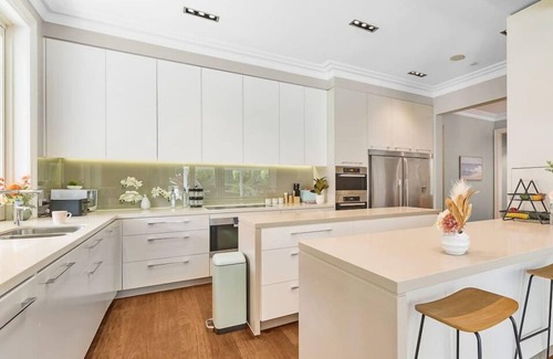 Warrawee House | 'Lynwood' Warrawee Manor- Koi Home