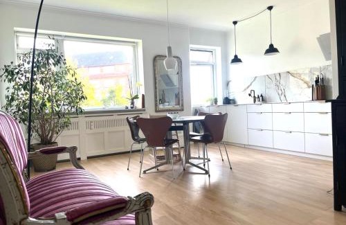 Strandvejen Apartment | Lys, charmerende, tæt på strand