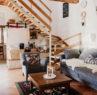 Malyinka House | Málna Major
