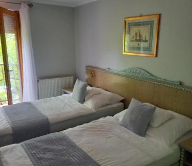 Veresegyhaz House | Mézesvölgy Vendégház