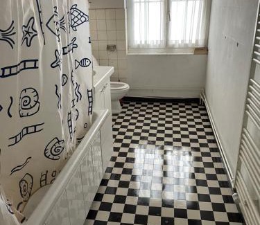 Stein House | Möbiliertes Zimmer Stein Bahnhof