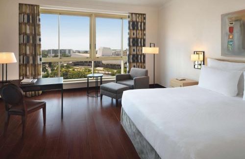 Victoria Borg Hotel | Mövenpick Ambassador Hotel Accra