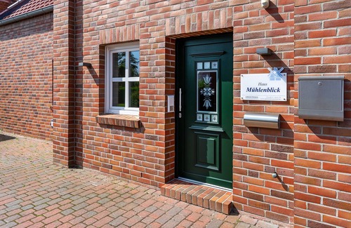 Greetsiel Apartment | Mühlenblick 02 - Moderne Ferienwohnung mit Blick auf die Zwillngsmühlen