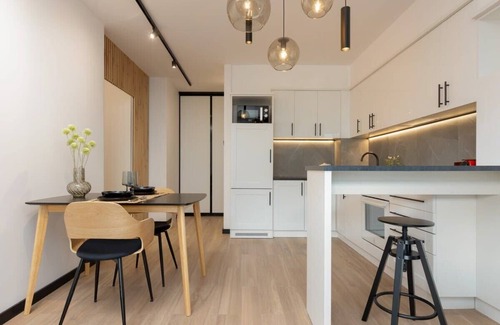 Piaseczno Apartment | Młynarska 13 | Unique Apartment | Desk