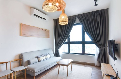 Taman Pertama Apartment | M Vertica 3BR Apt Near Sunway Velocity, Parking