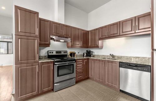 Milton Park Apartment | M11 The Simpsons Suite 3BR in The Heart of MTL
