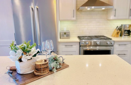 Canmore House | M17 - 2650 sqft Canmore luxury townhouse mtn. view 4 Bedrooms + 4.5 Bath