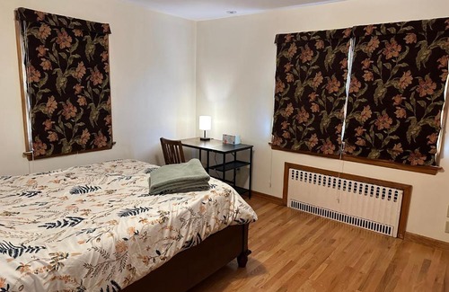 New Brunswick House | M2 Comfortable Room near Rutgers U, hospitals