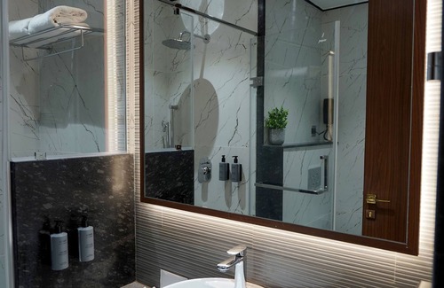 Sadar Hotel | M2 Square by Monday Premium