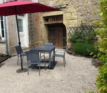 Nazelles-Negron House | Maîson Vigneronne