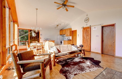 Sainte-Lucie-des-Laurentides House | Manoir des Pins - Private spa, sauna and beach access