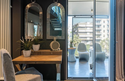 Gazi Apartment | Ma Maison N°5, Private Heated Pool, Acropolis view