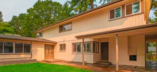 Lakewood House | Mabel place
