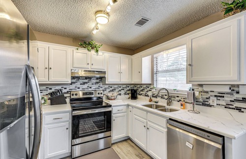 Mabelvale House | Mabelvale Home w/Grill: 12 Mi to Little Rock!